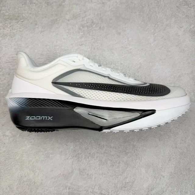 Nike Sneakers ZoomX low-top running with mesh upper and thick foam sole product detail image 37