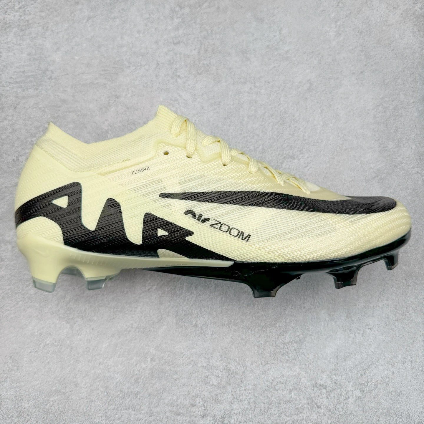 Nike Sneakers Football Turf Shoes — black apricot white