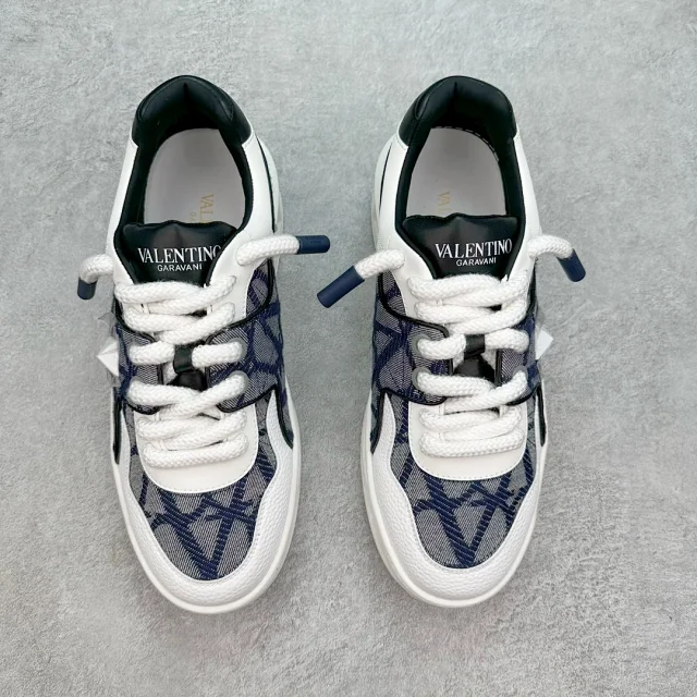 Valentino Garavani Sneakers One Stud XL Low-Top product detail image 11