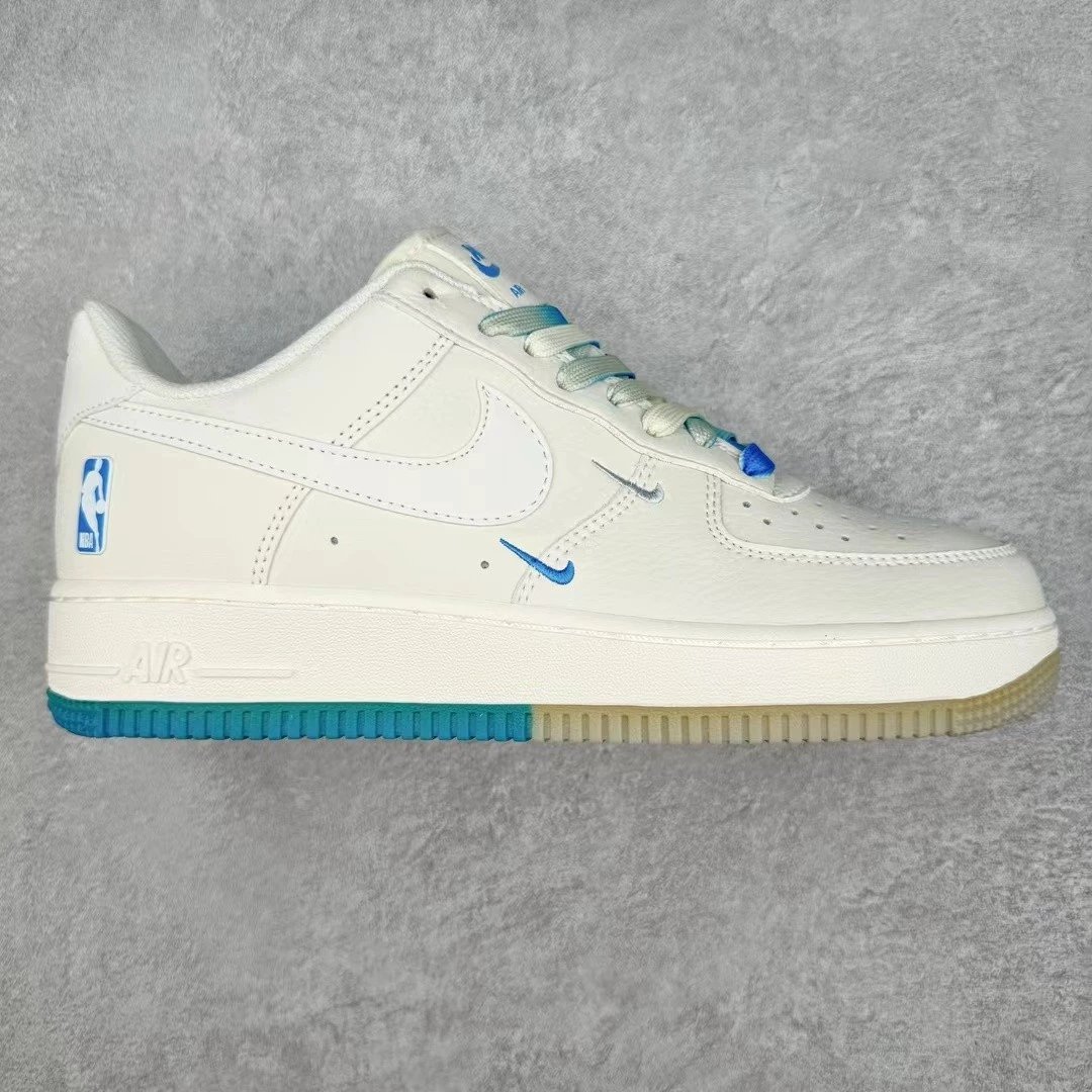 Nike Sneakers Air Force 1 Low-Top — white blue brown