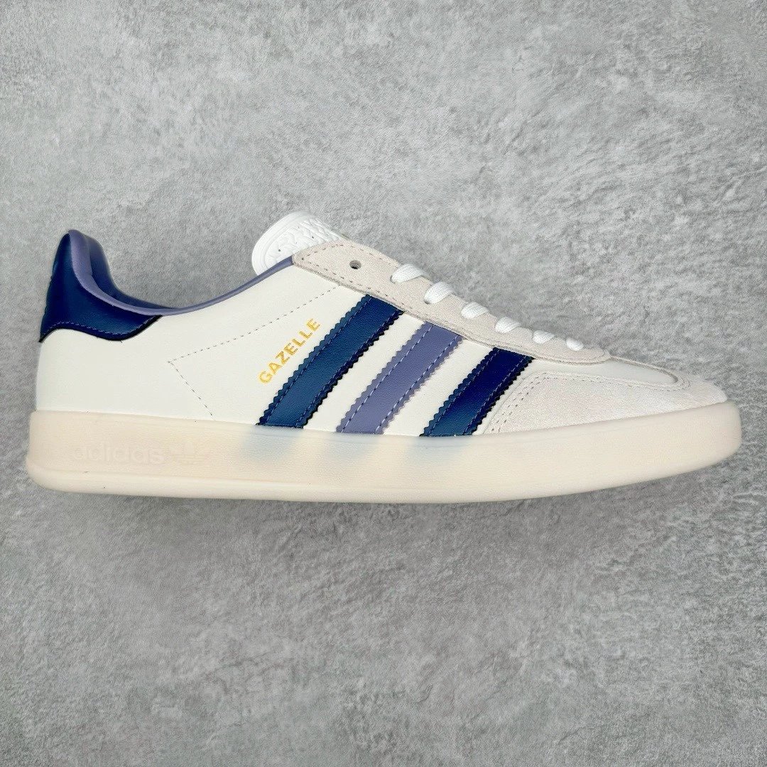 Adidas Sneakers Gazelle — white blue with white background