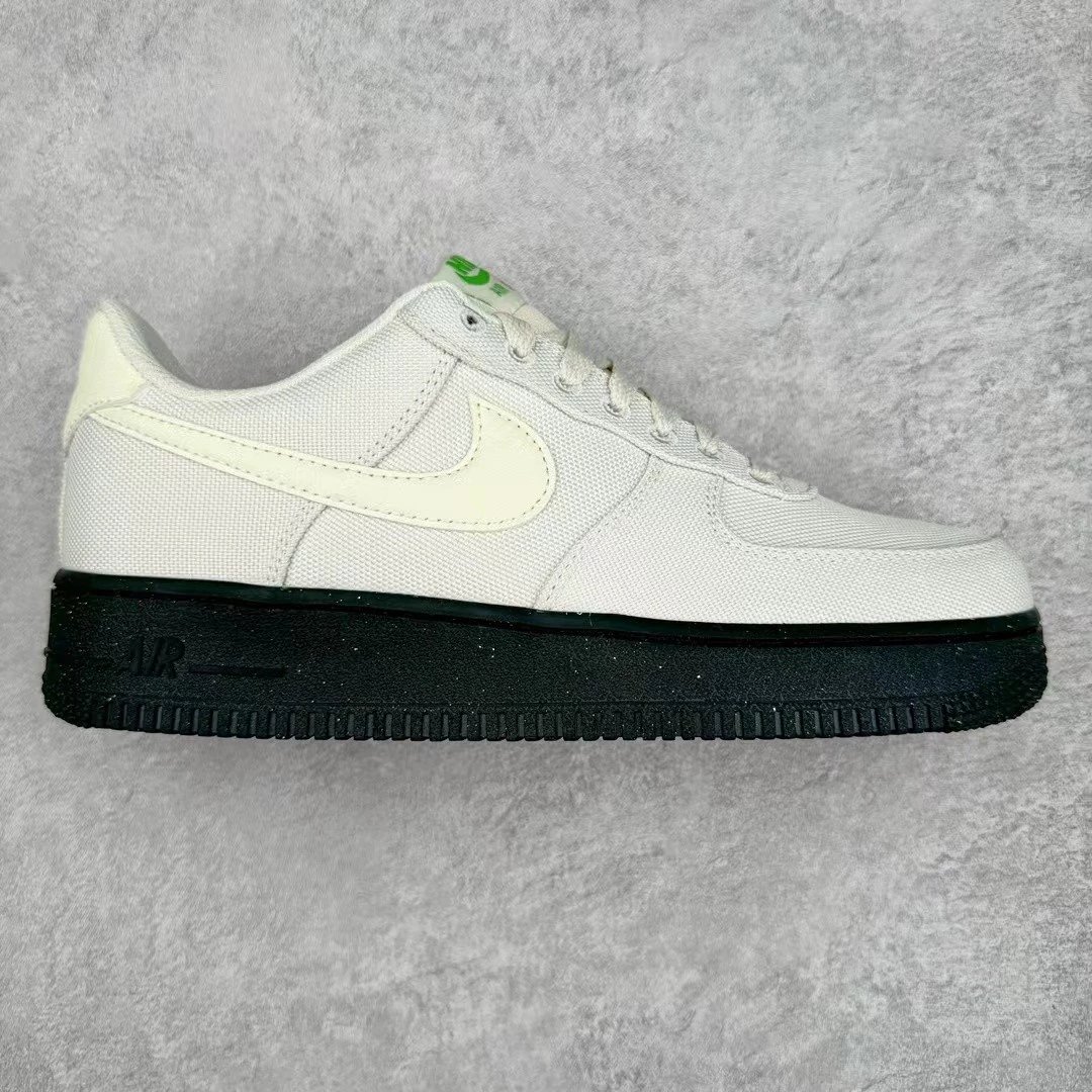 Nike Sneakers Air Force 1 Low-Top — Black and white background, fabric surface
