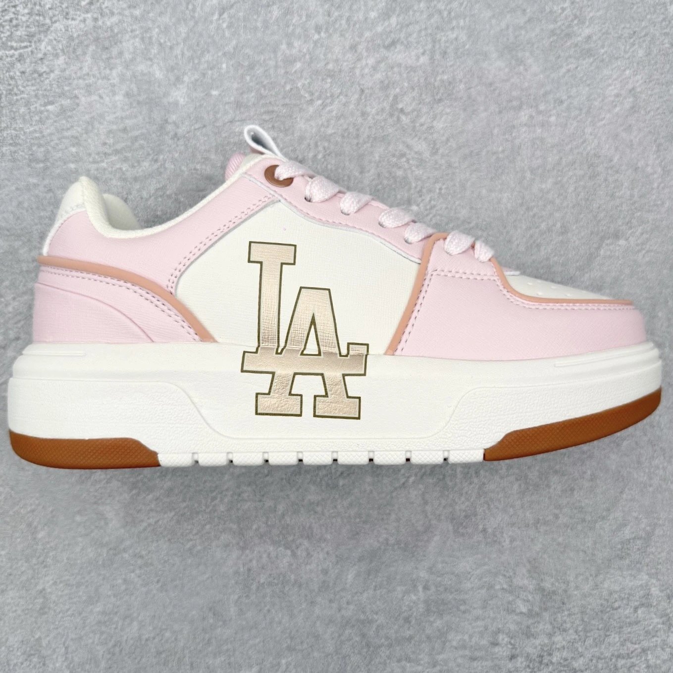 MLB Sneakers Low-Top Platform Baseball-Team Logo — Powder Raw Gum