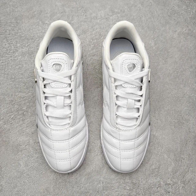Nike Sneakers Low-top with column-cushioned heel product detail image 2