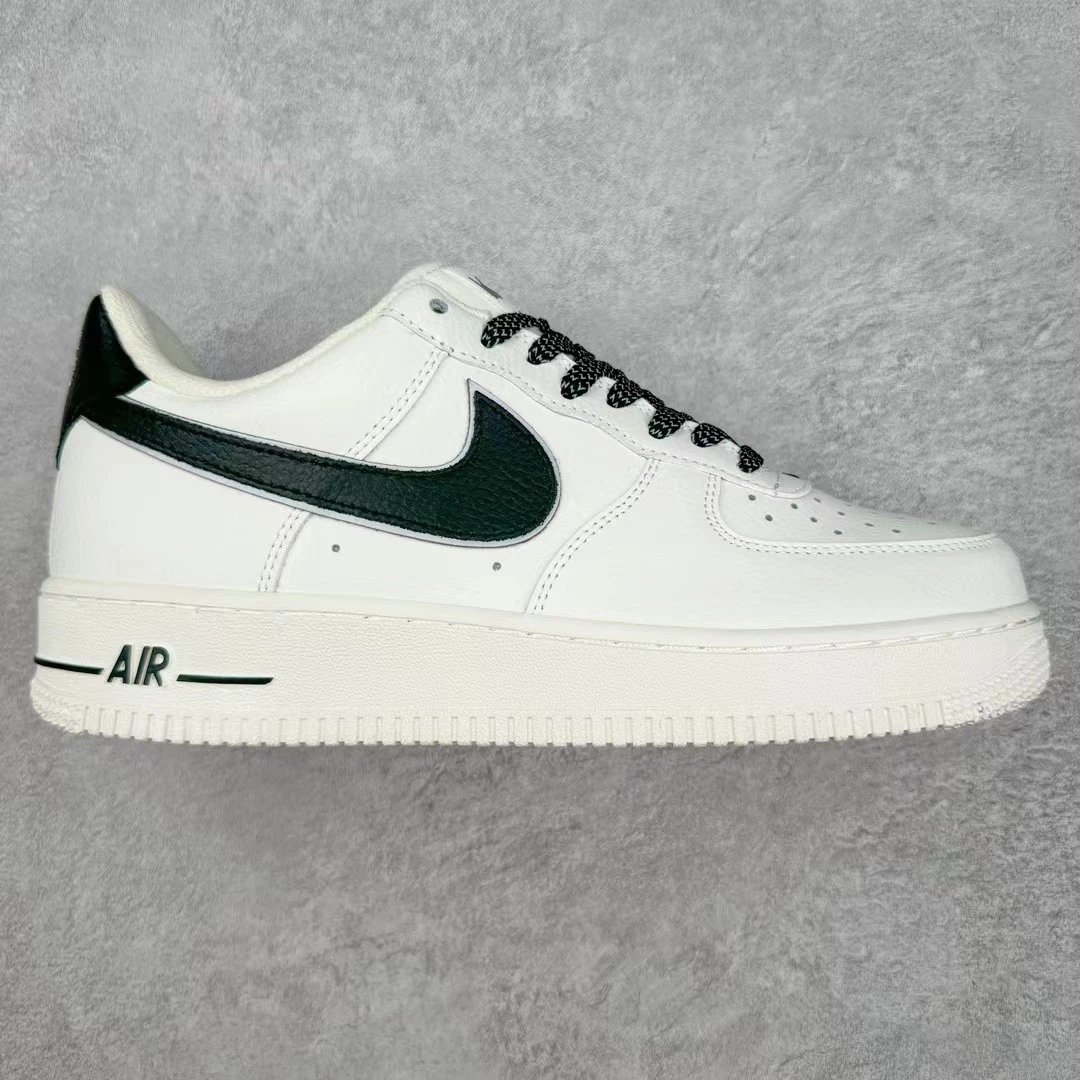 Nike Sneakers Air Force 1 Low-Top — Black and white