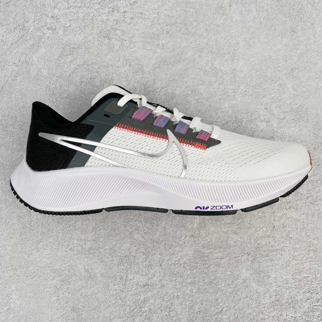 Nike Sneakers Air Zoom Pegasus 38 — Black and white