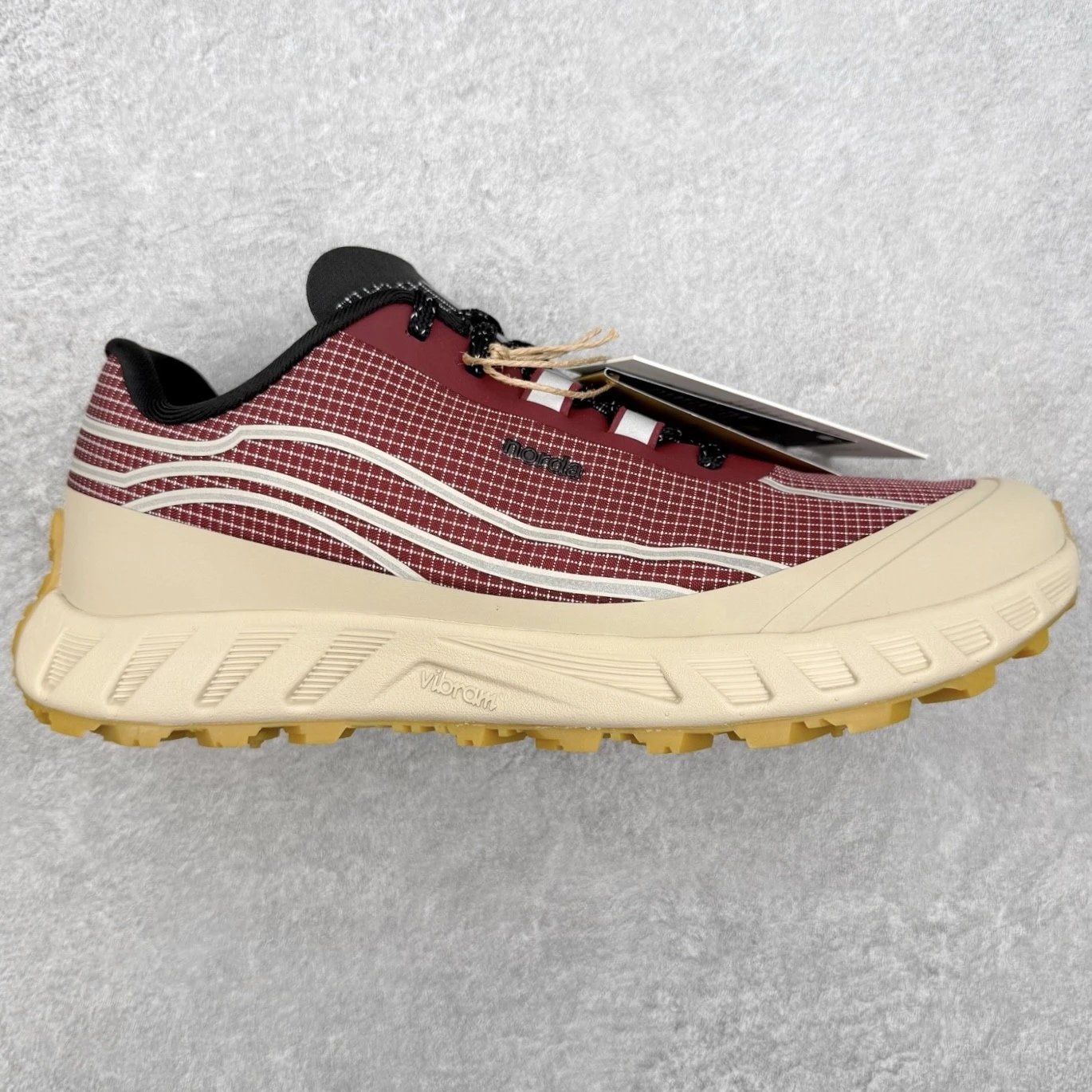 Norda Sneakers 002 Trail Running — Red