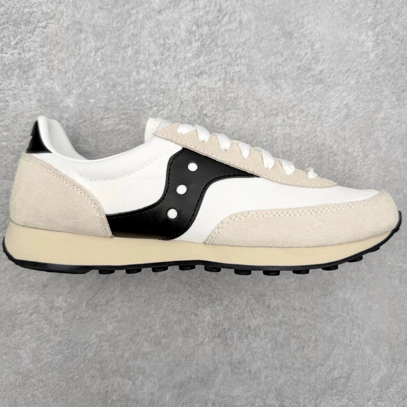 Saucony Sneakers Low-top retro lace-up — Black and white