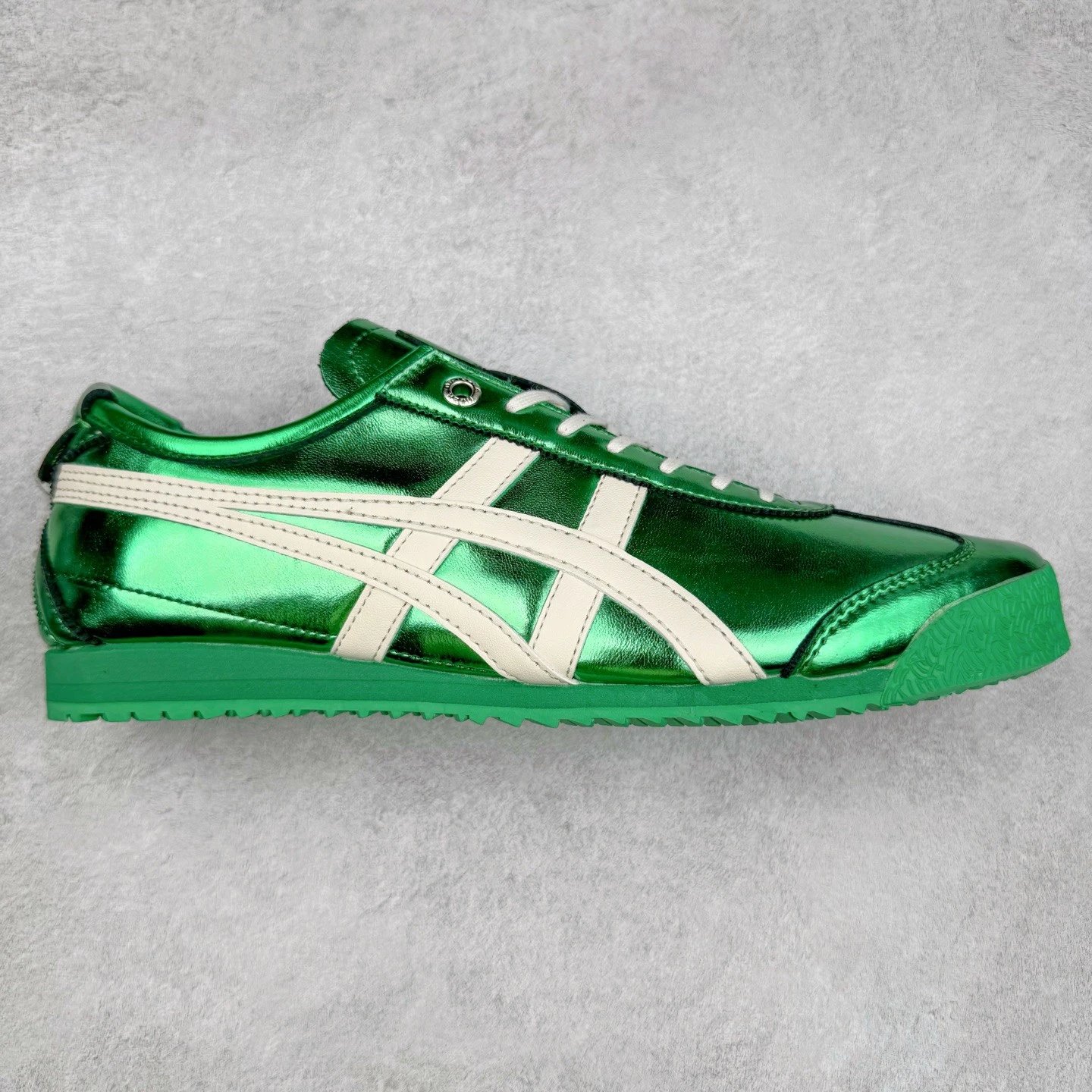 Unbranded Sneakers Metallic low-top with contrast stripe overlays — Green