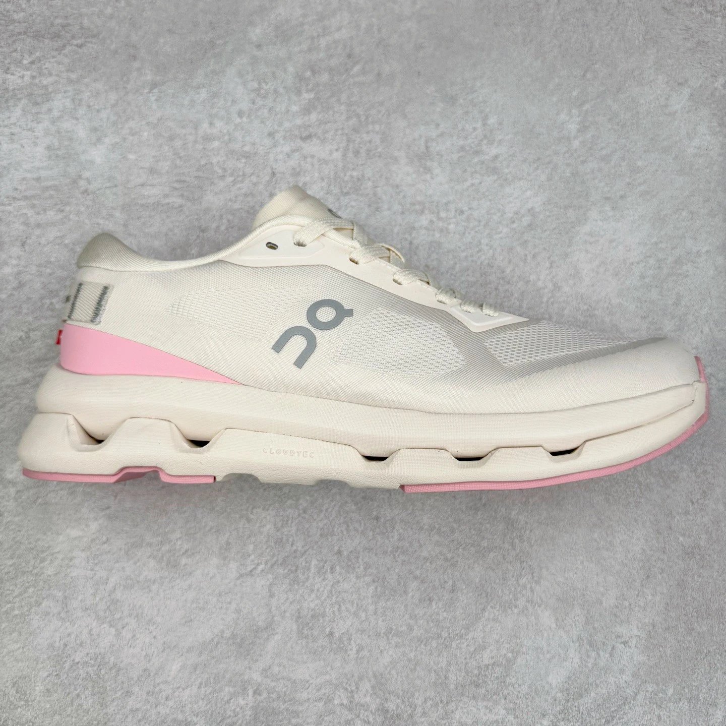 On Sneakers Cloudzone — Rice noodles