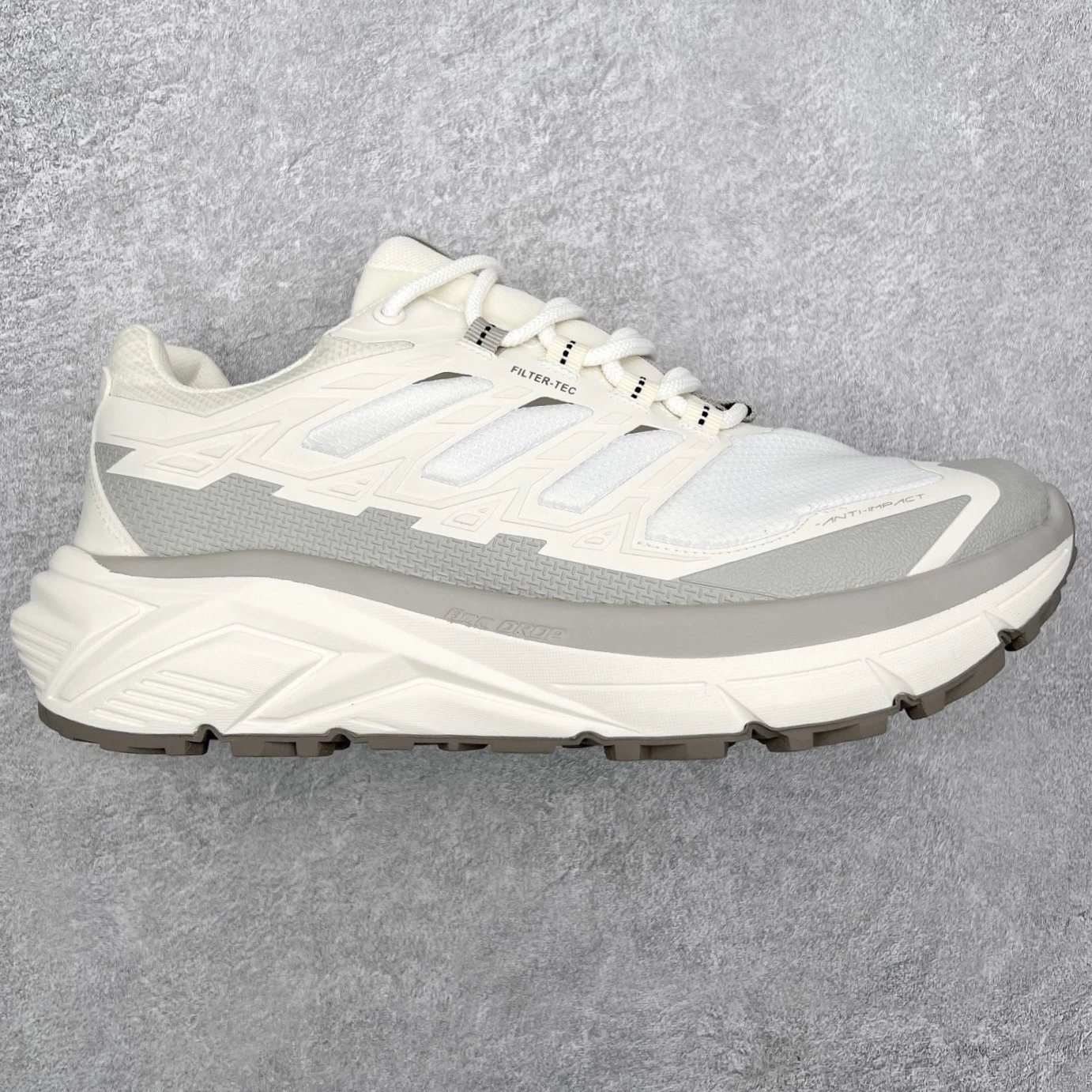 Unbranded Sneakers Low-Top Trail with Lug Sole — white