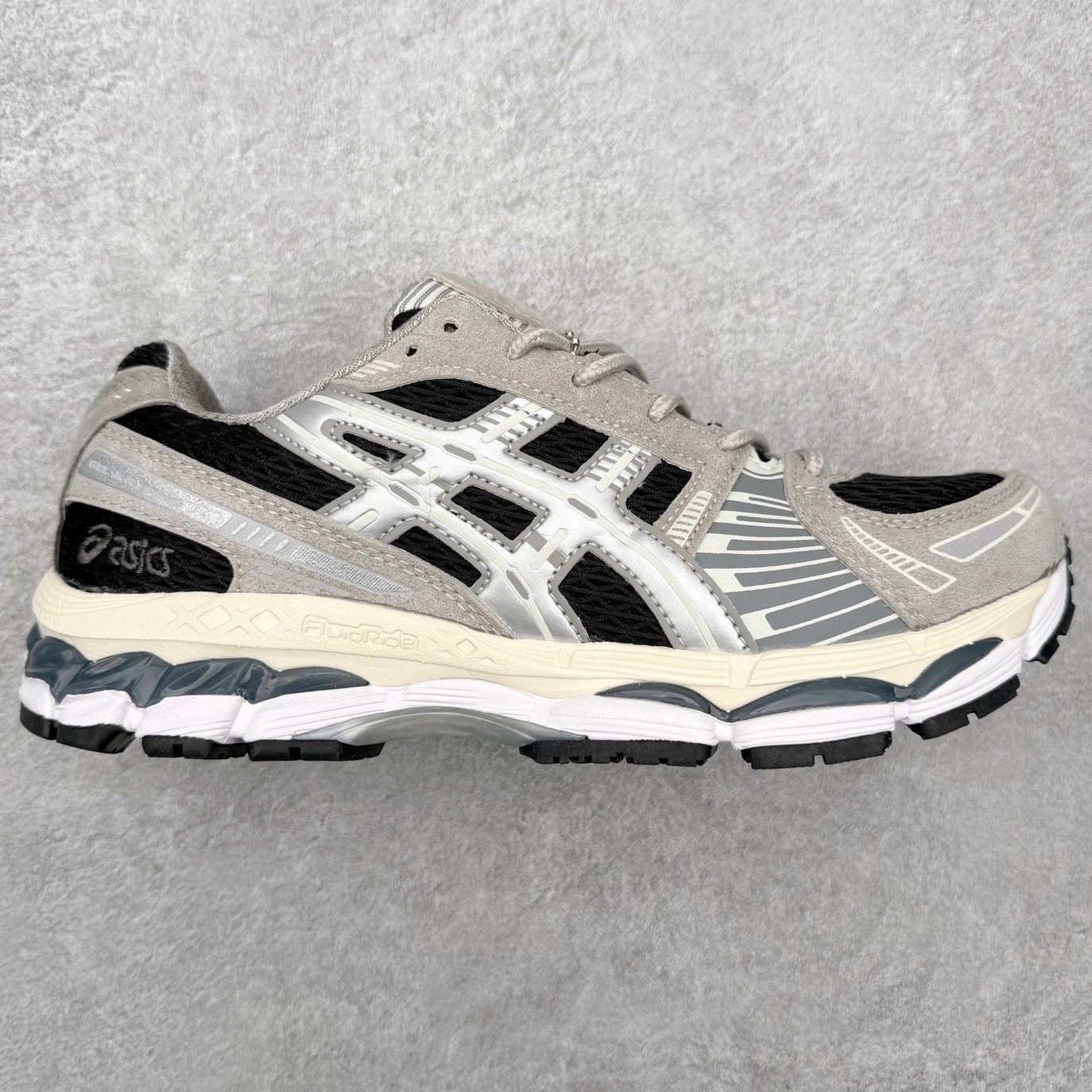 ASICS Sneakers GEL-KAYANO 12.1 — Gray, black, and silver