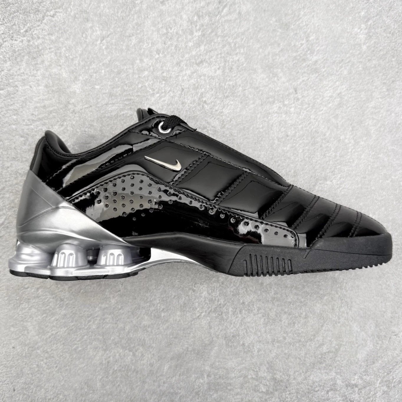 Nike Sneakers Low-top with column-cushioned heel — Black