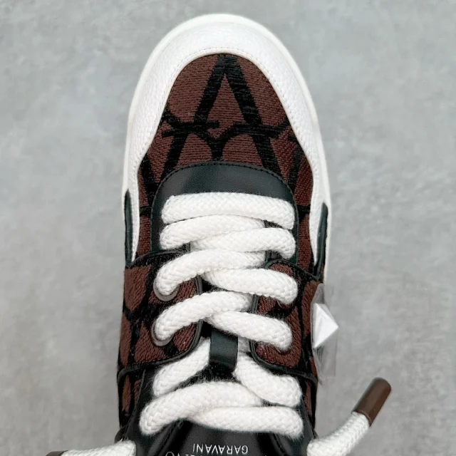 Valentino Garavani Sneakers One Stud XL Low-Top product detail image 31