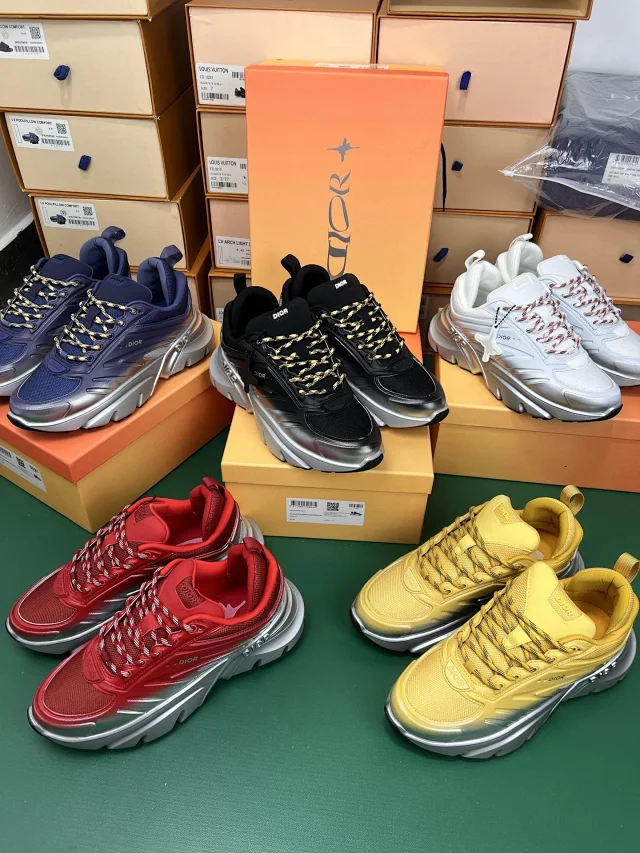 Dior Sneakers Chunky Metallic-Effect Lace-Up product detail image 1