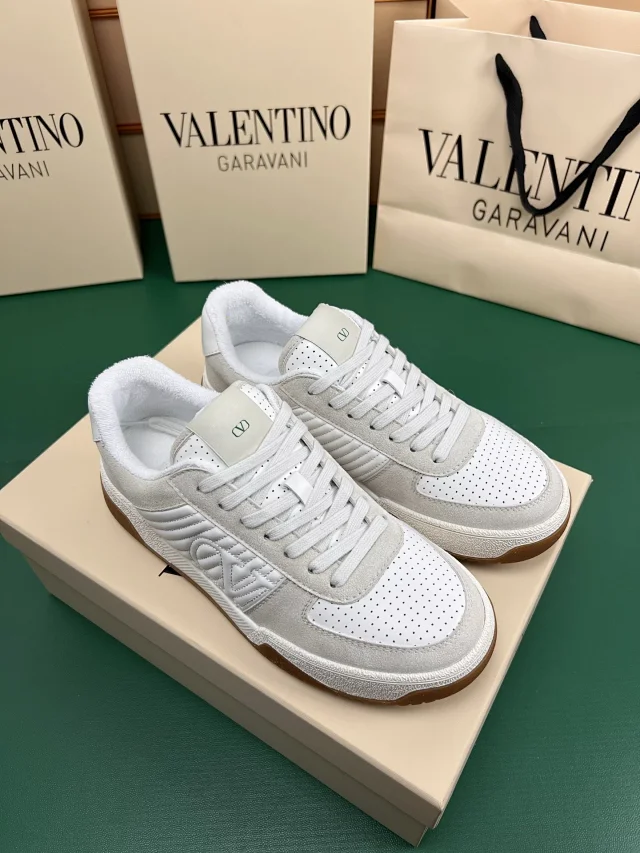 Valentino Garavani Sneakers Low-top VLogo side-panel product detail image 18