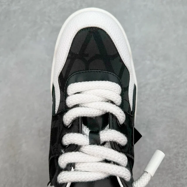 Valentino Garavani Sneakers One Stud XL Low-Top product detail image 4