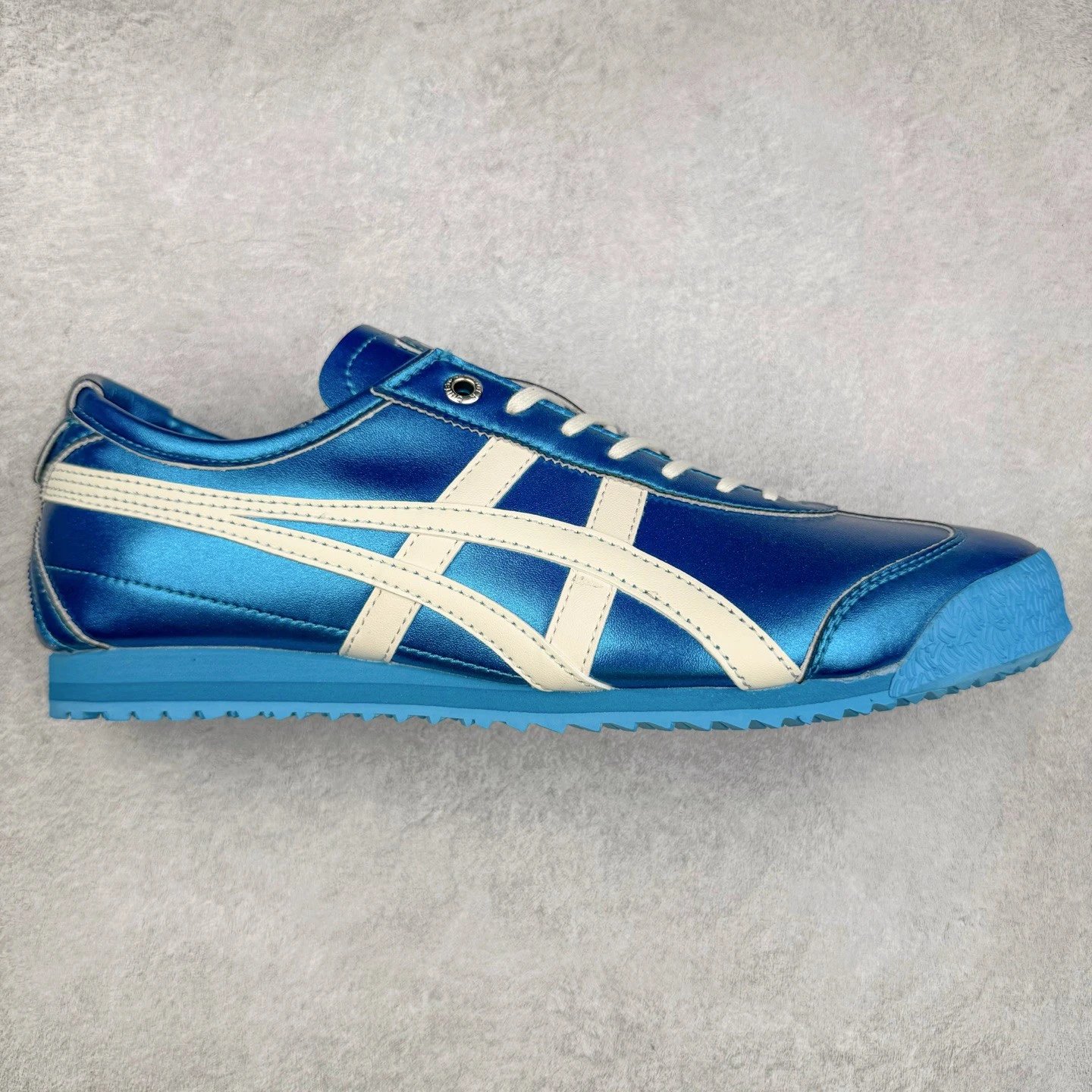 Unbranded Sneakers Metallic low-top with contrast stripe overlays — Blue