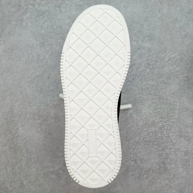 Valentino Garavani Sneakers One Stud XL Low-Top product detail image 9