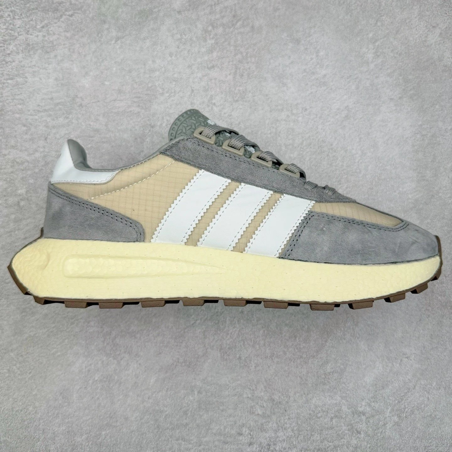 Adidas Sneakers Retropy E5 — Grayish white