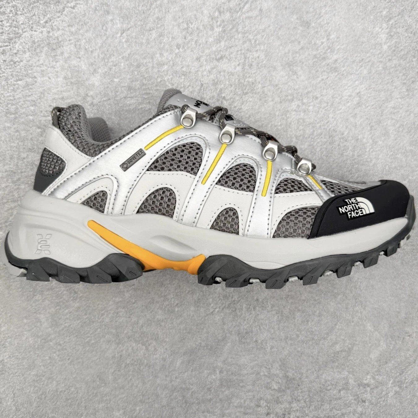 The North Face Sneakers Low-Top Mesh Hiking with Lug Sole — Ash silver