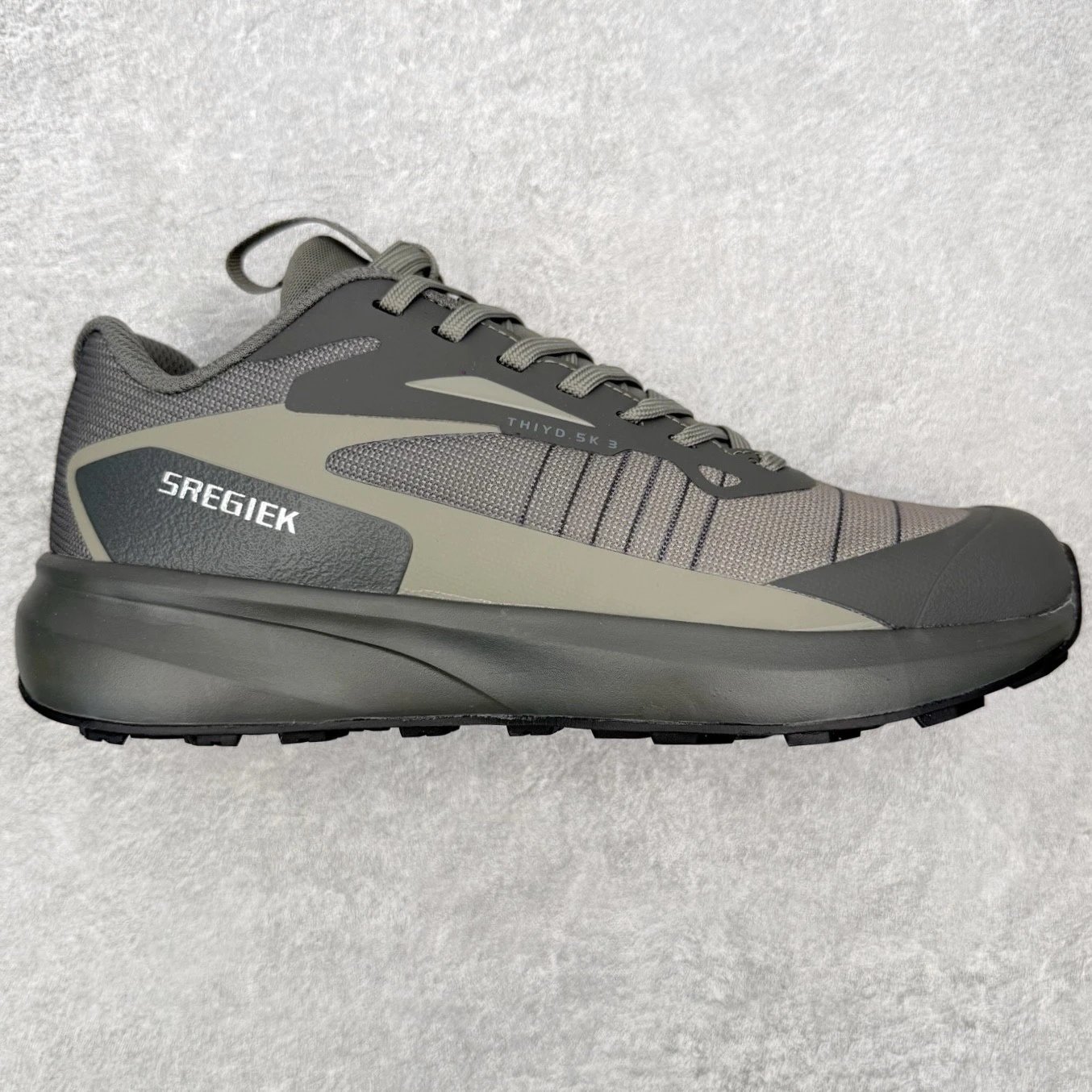 Sregiek Sneakers Low-Top Trail — Black-brown
