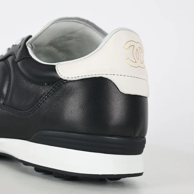 Chanel Sneakers Low-Top Double-C Logo product detail image 49