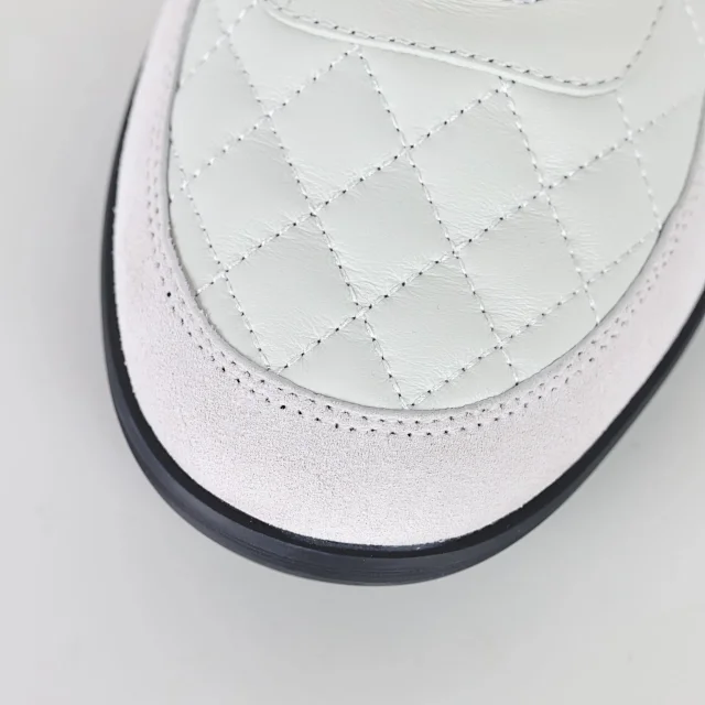 Chanel Sneakers Low-Top Double-C Logo product detail image 59