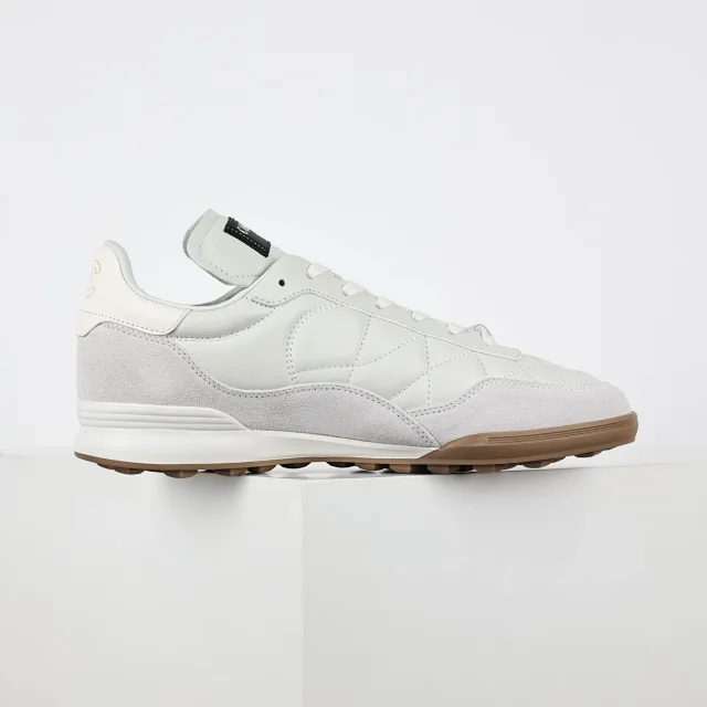 Chanel Sneakers Low-Top Double-C Logo product detail image 25