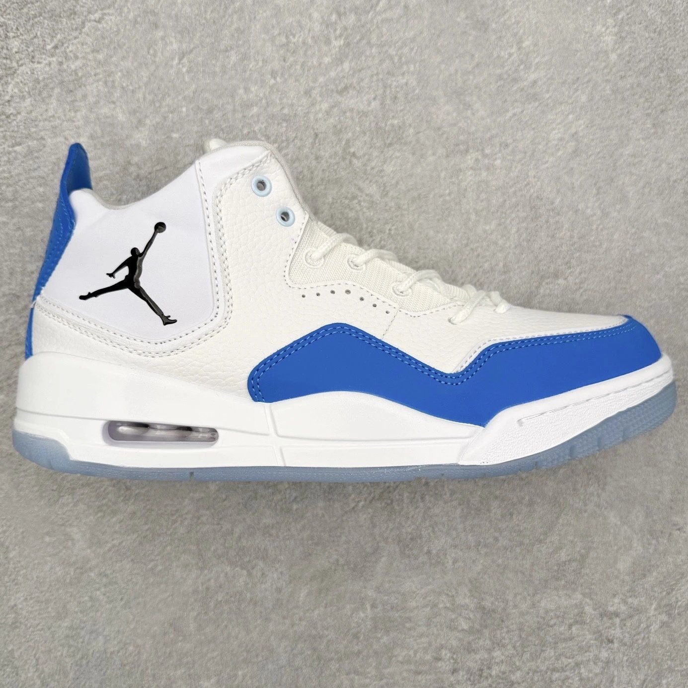 Jordan Sneakers Courtside 23 — White and blue