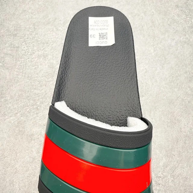 Gucci Slippers Logo-Pattern Lug-Sole Slide product detail image 32