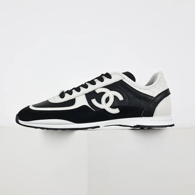 Chanel Sneakers Low-Top Double-C Logo product detail image 9
