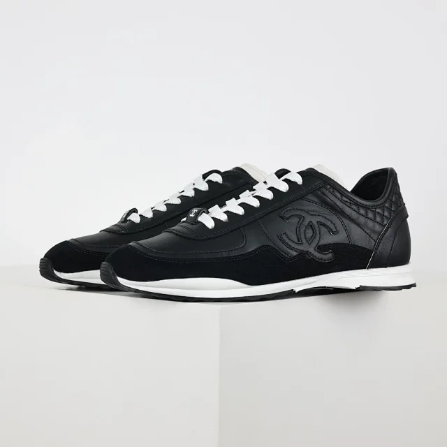 Chanel Sneakers Low-Top Double-C Logo product detail image 28