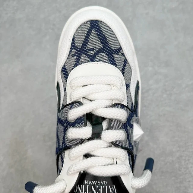 Valentino Garavani Sneakers One Stud XL Low-Top product detail image 13
