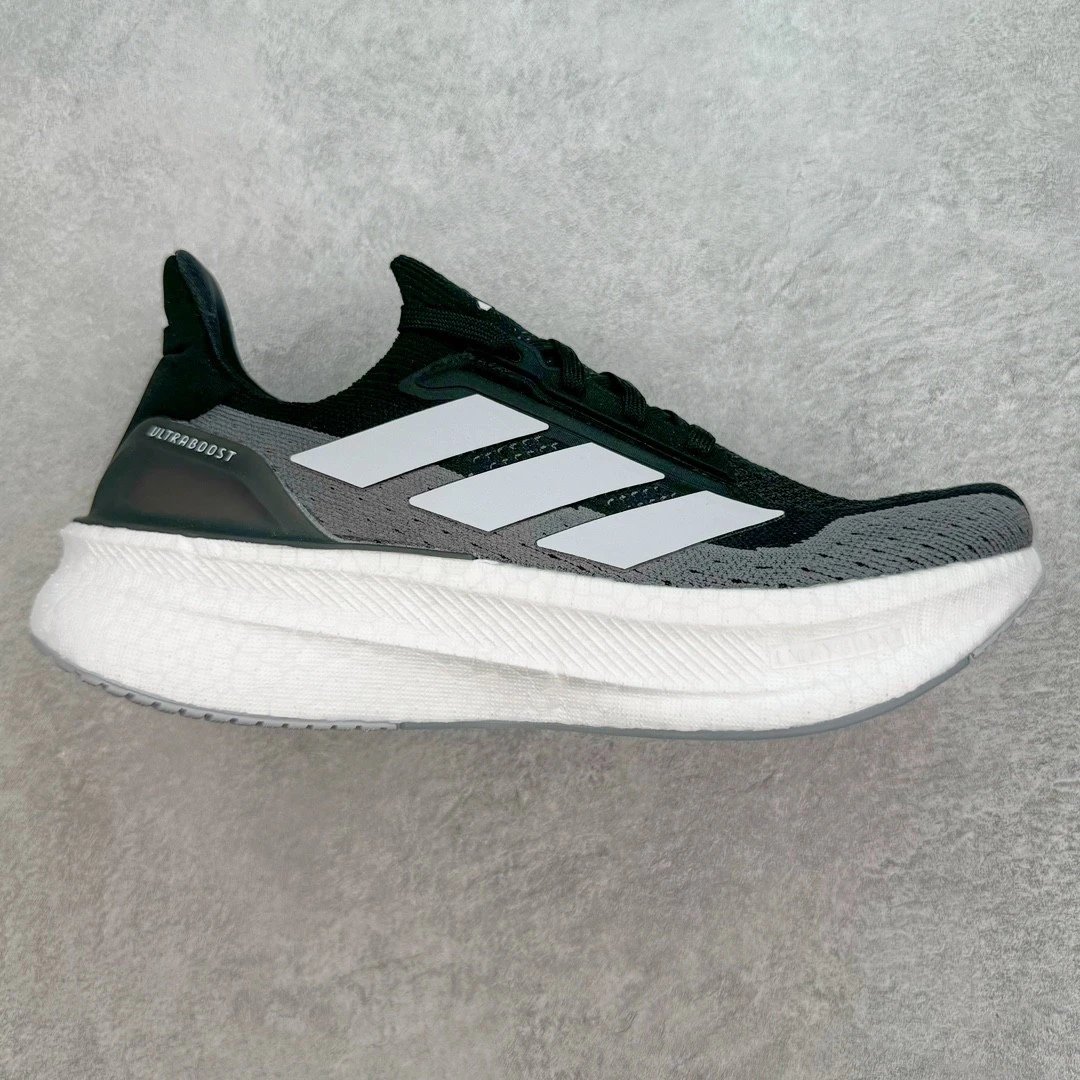 adidas Sneakers Ultraboost 5X — Black, white, and gray