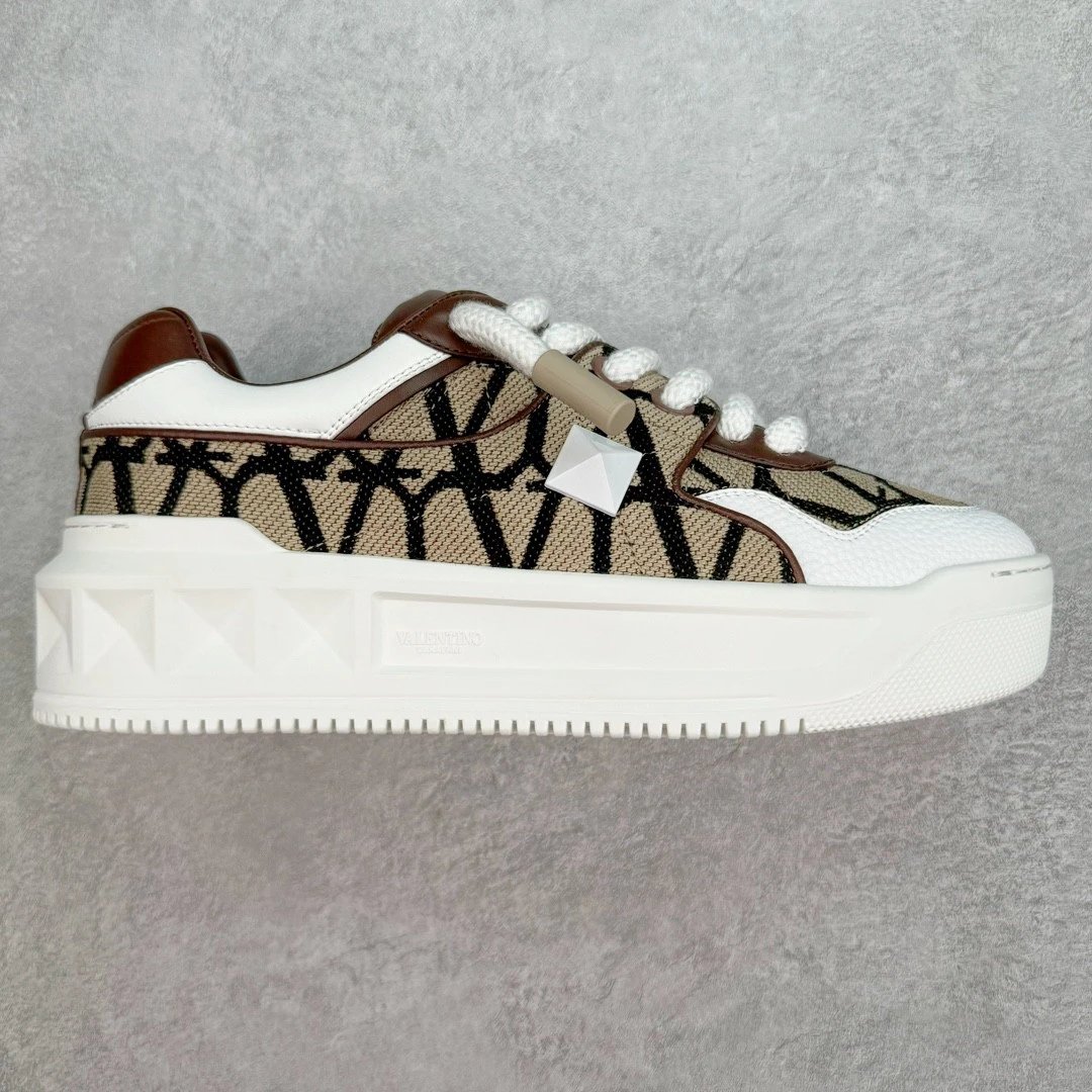 Valentino Garavani Sneakers One Stud XL Low-Top — Brown