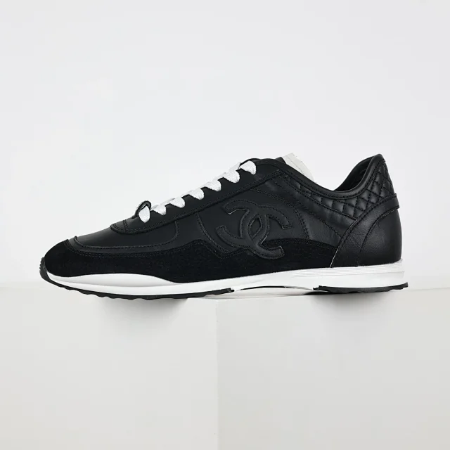 Chanel Sneakers Low-Top Double-C Logo product detail image 36