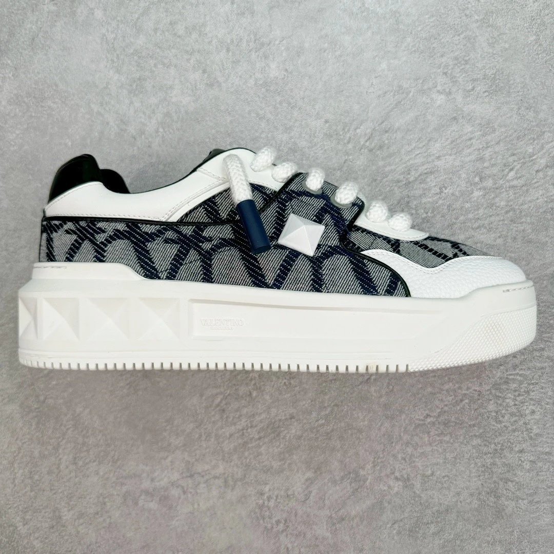 Valentino Garavani Sneakers One Stud XL Low-Top — gray