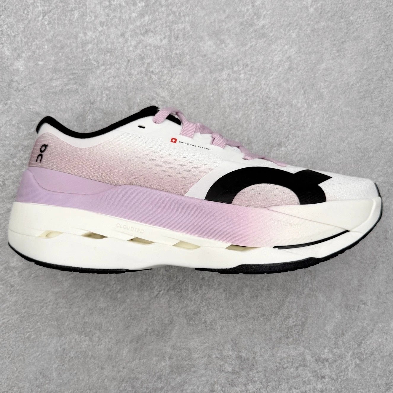 On Sneakers Cloudboom Max — White-pink purple