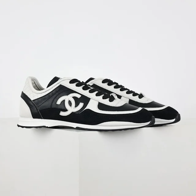 Chanel Sneakers Low-Top Double-C Logo product detail image 3
