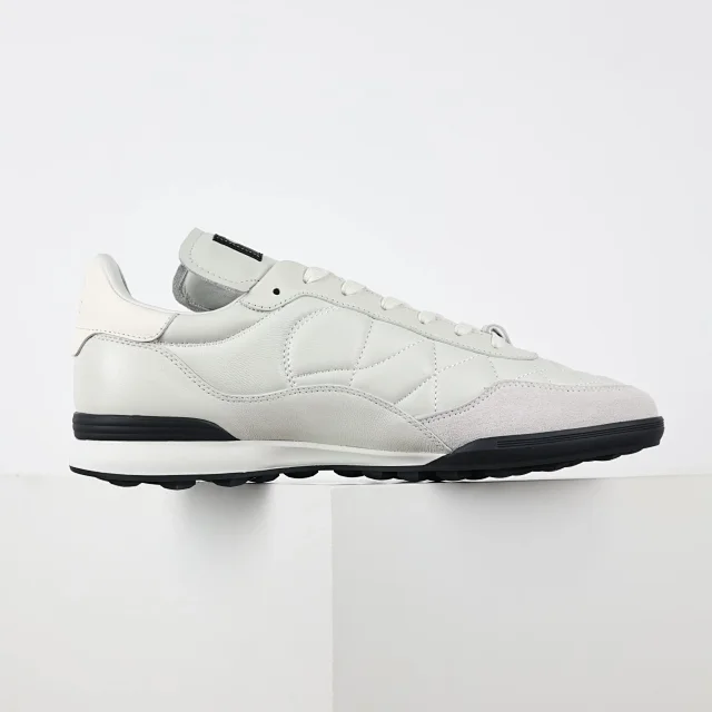 Chanel Sneakers Low-Top Double-C Logo product detail image 61