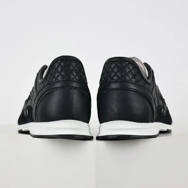Chanel Sneakers Low-Top Double-C Logo product detail image 35