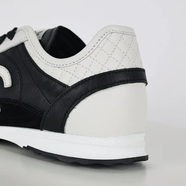 Chanel Sneakers Low-Top Double-C Logo product detail image 4
