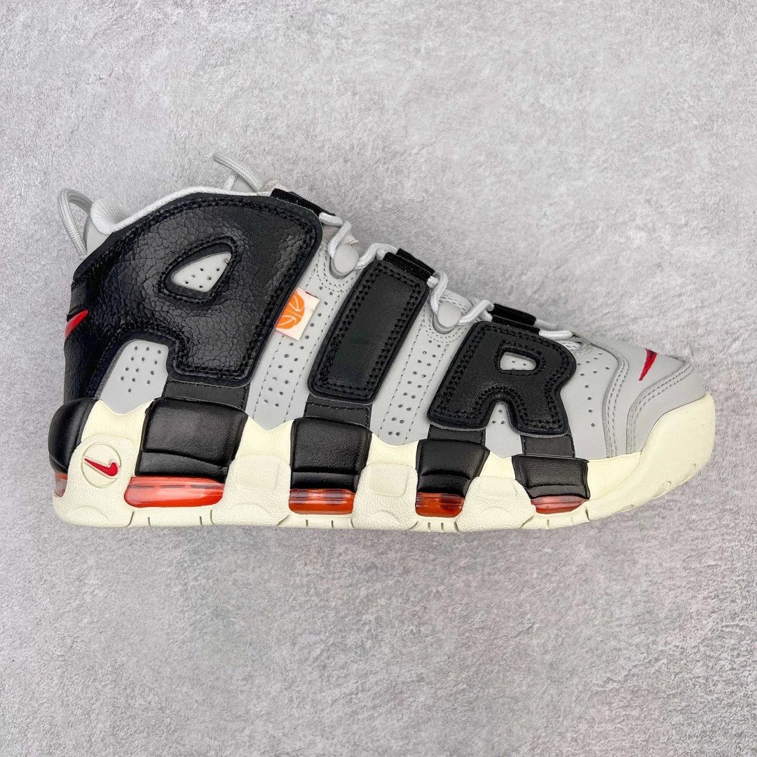 Nike Sneakers Air More Uptempo — Light beige and black