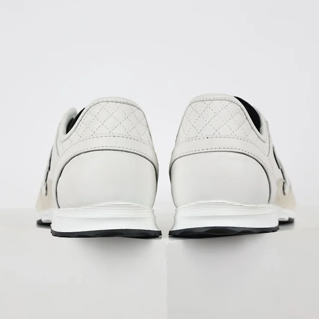 Chanel Sneakers Low-Top Double-C Logo product detail image 44