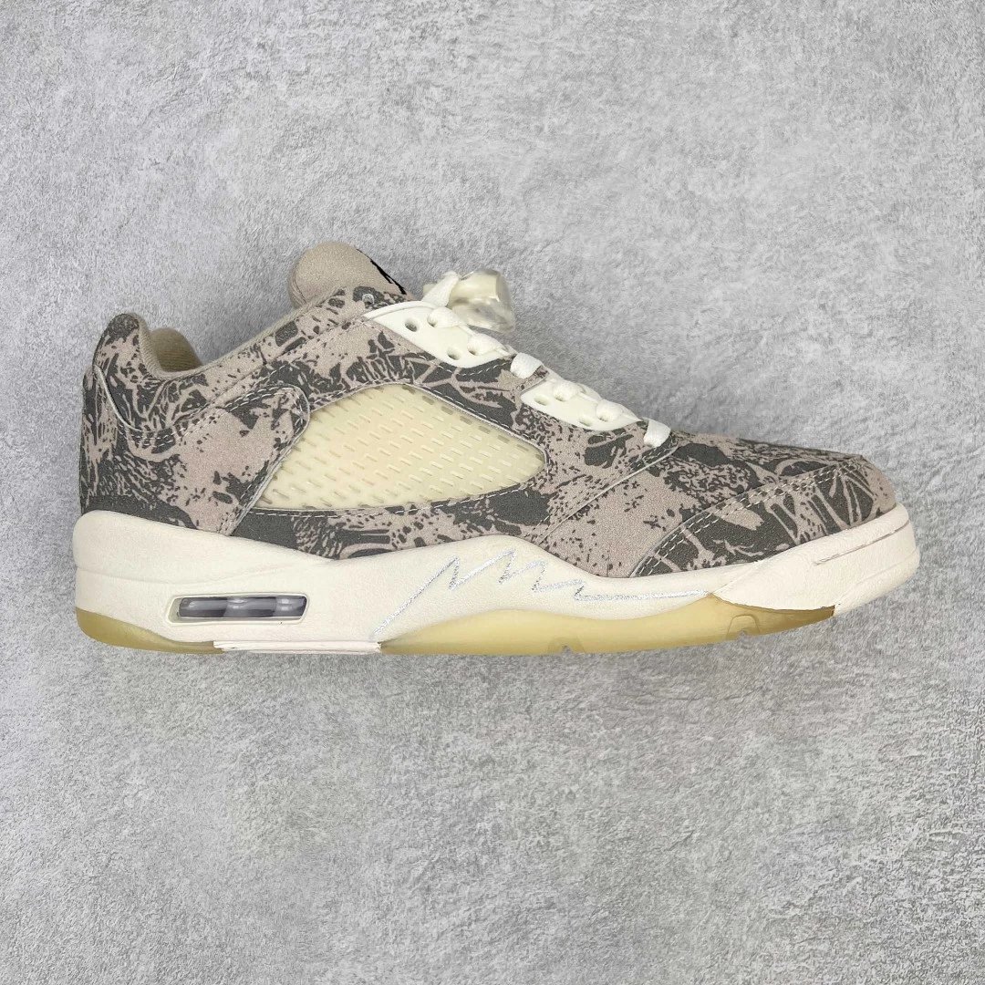 Unbranded Sneakers AJ 5 Low — Off-white graffiti