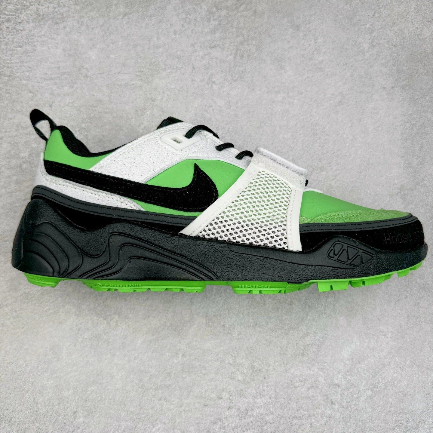 Nike Sneakers Shark-A-Don — Green, black, and white