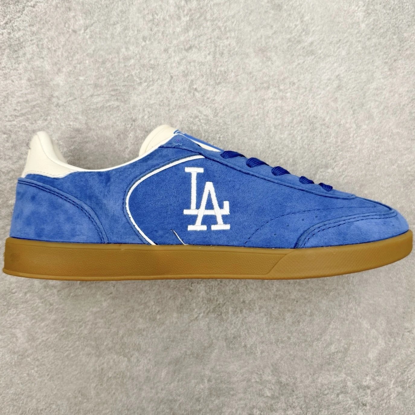 MLB Sneakers Low-Top Lace-Up with New York Yankees Logo — Blue