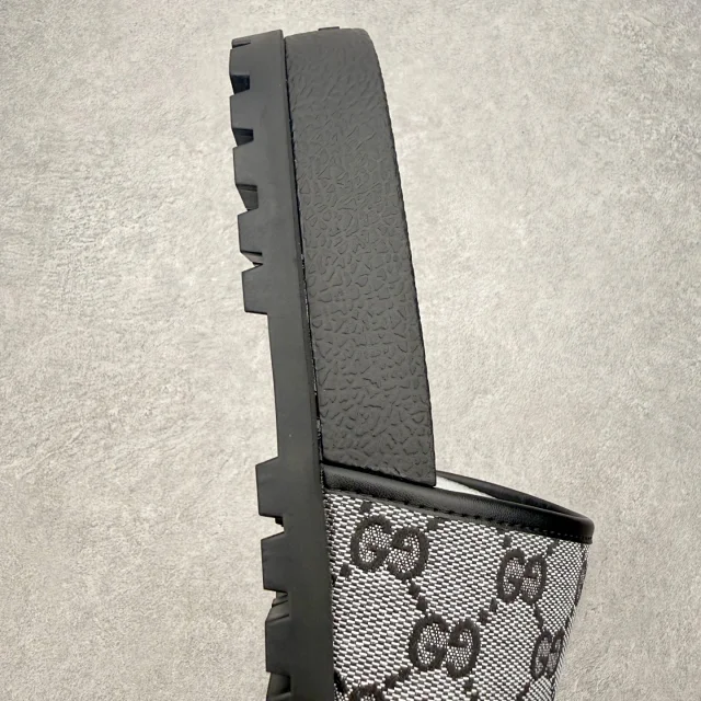 Gucci Slippers Logo-Pattern Lug-Sole Slide product detail image 42