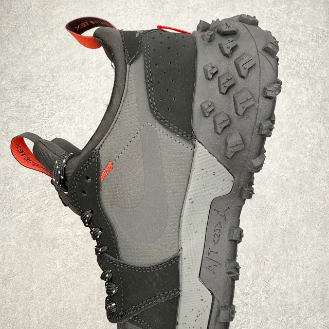 Nike Sneakers Low-Top Trail with Lug Outsole product detail image 7